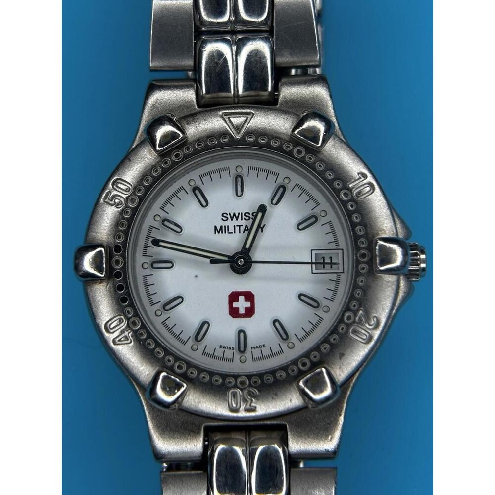 Swiss Military Swiss Made  Stainless Steel Rotating Bezel New Battery